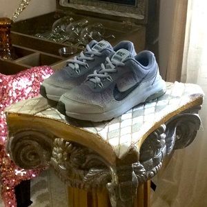 Nike..max dynasty 2..accepting offers